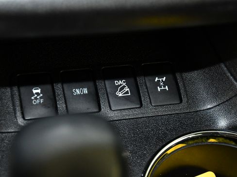 Used 2016 Toyota Highlander XLE image 31