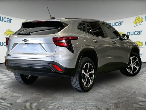 Used 2024 Chevrolet Trax RS FWD image 6