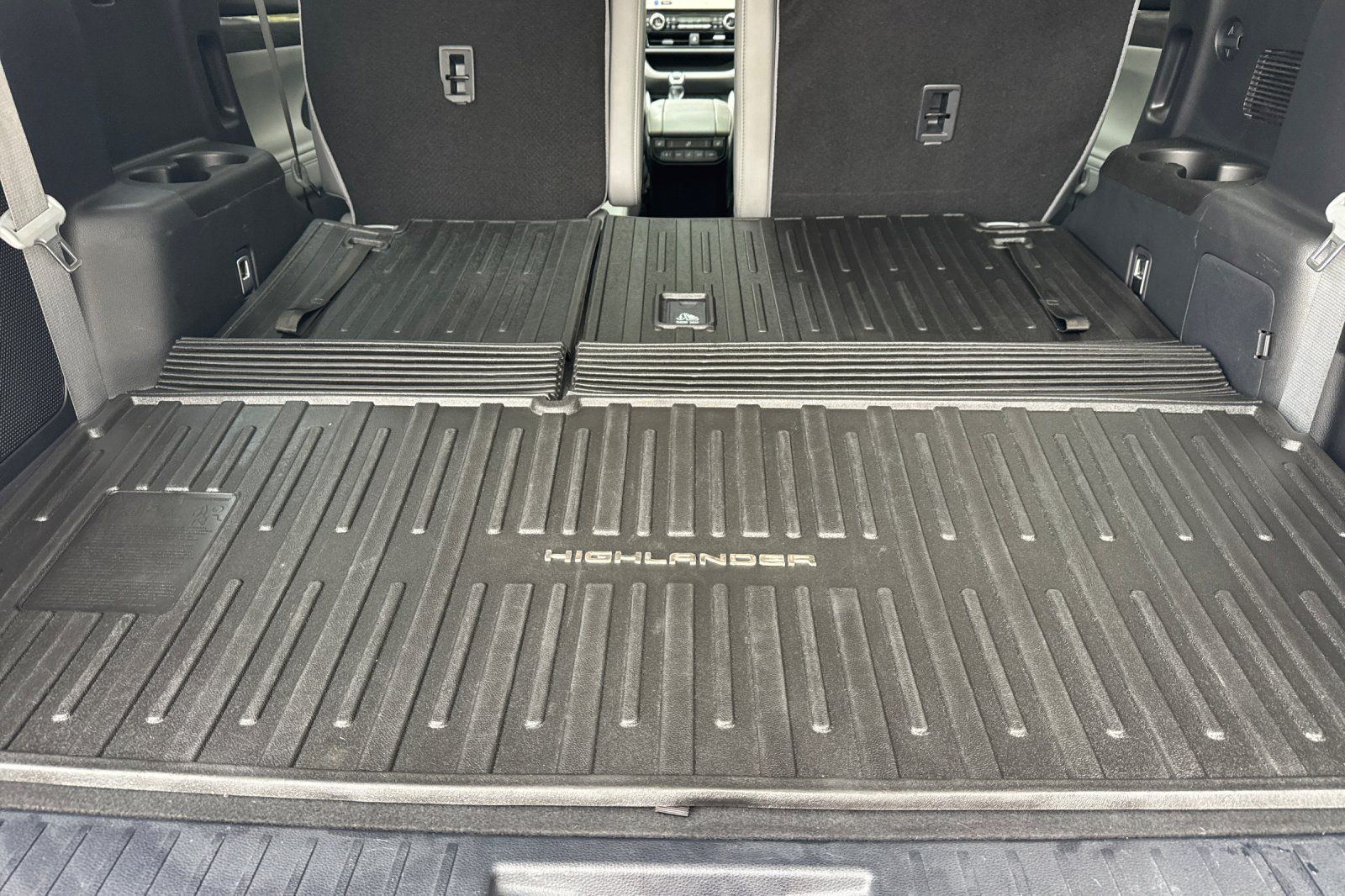 Used 2023 Toyota Highlander Platinum FWD image 19
