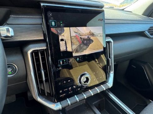 Used 2025 GMC Acadia Elevation image 27