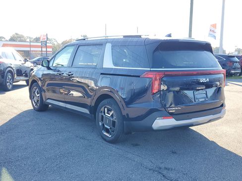 Certified 2025 Kia Carnival EX image 4