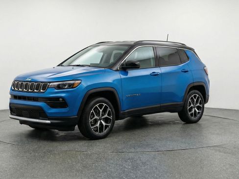 Used 2025 Jeep Compass Limited image 3