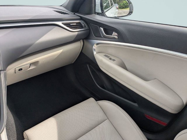 Used 2022 Genesis G70 2.0T RWD image 21