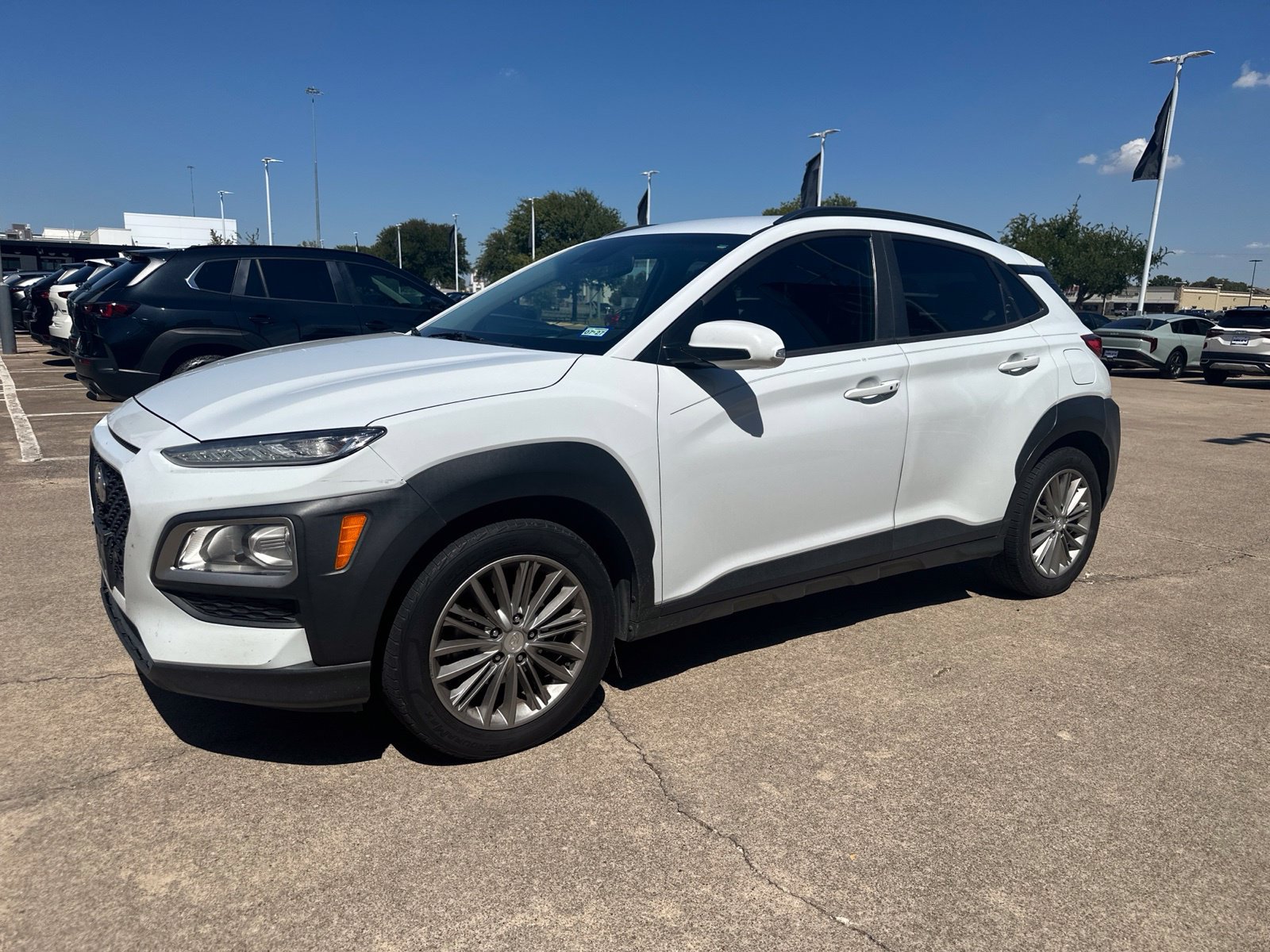 Used 2019 Hyundai Kona SEL w/ Cargo Package FWD image 2