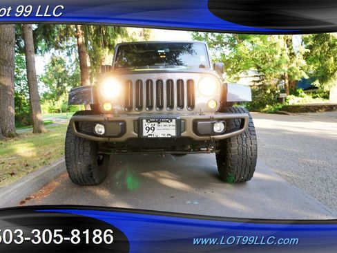 Used 2016 Jeep Wrangler Unlimited Sahara AWD/4WD image 6