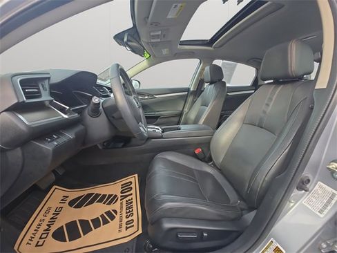 Used 2017 Honda Civic Touring image 10