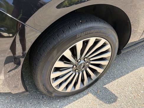Used 2019 Lincoln Navigator Reserve AWD/4WD image 10