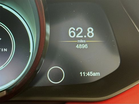 Used 2022 Aston Martin V8 Vantage image 12