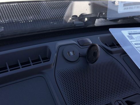 New 2025 Ford Bronco Badlands image 63