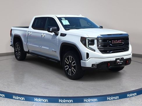 Used 2024 GMC Sierra 1500 AT4 w/ Technology Package AWD/4WD image 4
