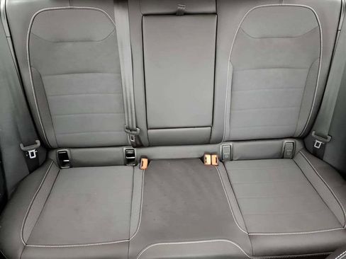 Used 2024 Volkswagen Taos SE image 17