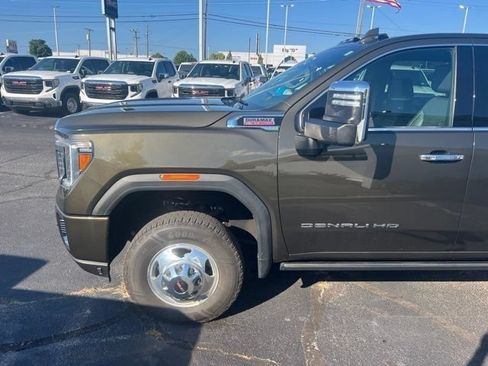 Used 2022 GMC Sierra 3500 Denali w/ Denali Ultimate Package AWD/4WD image 13