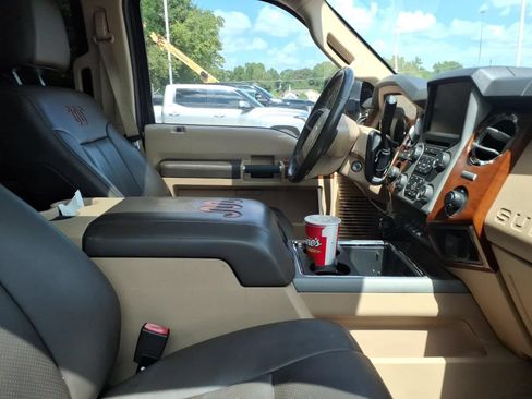 Used 2015 Ford F250 King Ranch w/ FX4 Off-Road Package AWD/4WD image 9