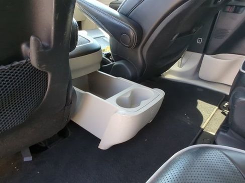 Used 2021 Chrysler Pacifica Limited FWD image 28