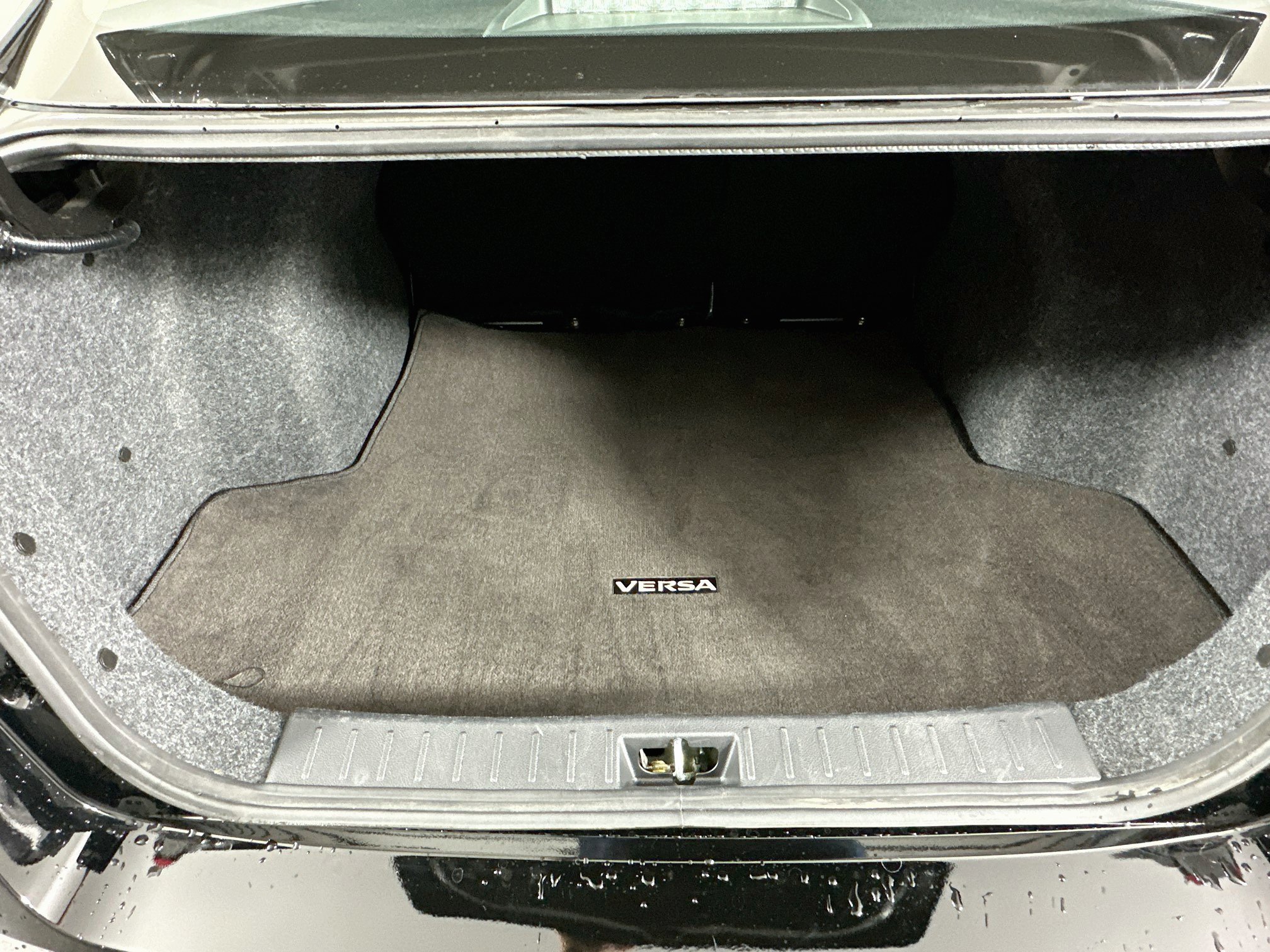 Used 2025 Nissan Versa SV FWD image 26
