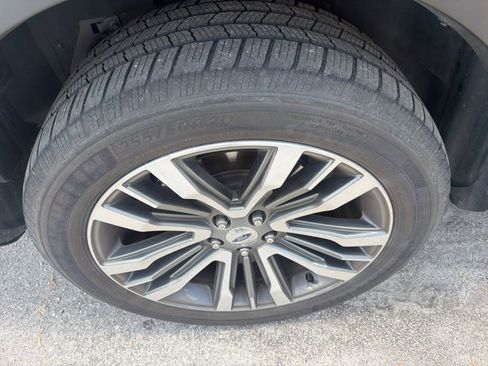Used 2018 Ford Explorer Platinum AWD/4WD image 13
