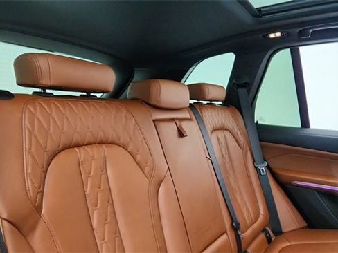 Used 2024 BMW X5 xDrive40i w/ M Sport Package image 26