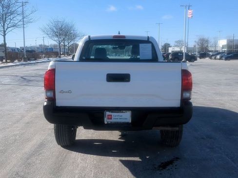 Used 2018 Toyota Tacoma SR image 6