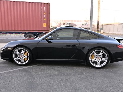 Used 2005 Porsche 911 Carrera S RWD image 4