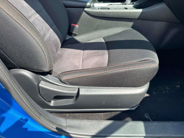 Used 2025 Nissan Sentra SR FWD image 17