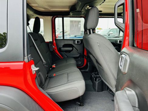 Used 2022 Jeep Wrangler Unlimited Sport AWD/4WD image 25