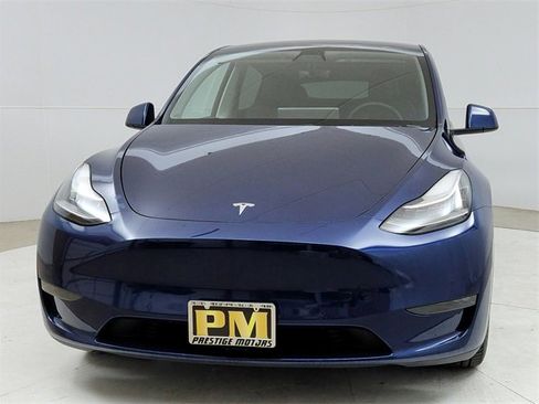 Used 2021 Tesla Model Y Long Range image 2