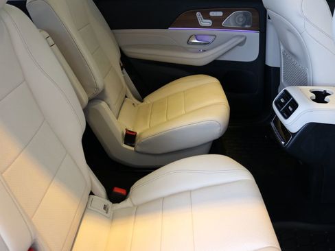 Used 2023 Mercedes-Benz GLS 450 4MATIC image 39