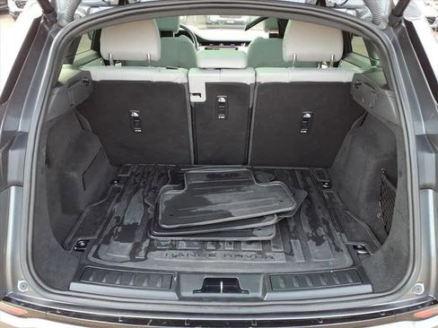 Used 2020 Land Rover Range Rover Evoque SE image 6