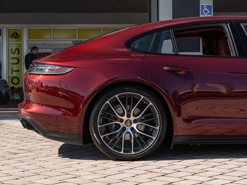 Used 2023 Porsche Panamera 4 image 44