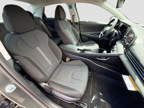 New 2026 Hyundai Elantra SE image 25