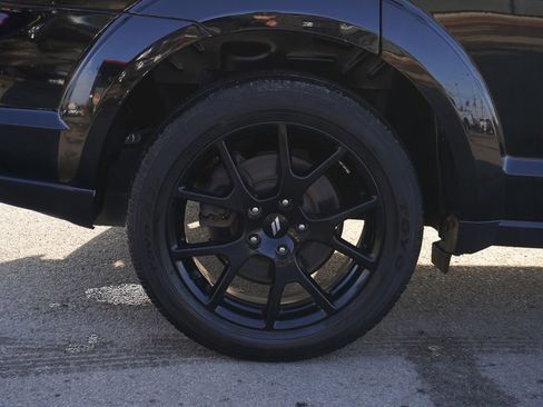 Used 2019 Dodge Journey GT w/ Blacktop Package image 12