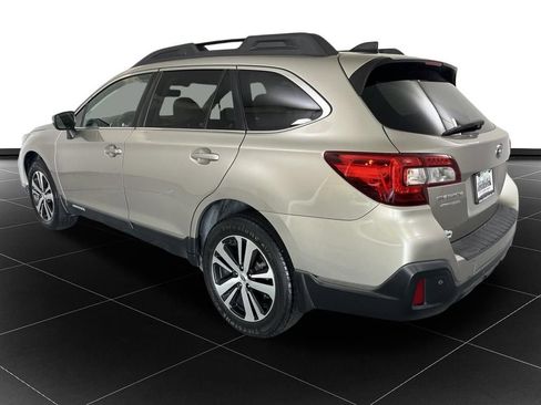 Used 2018 Subaru Outback 2.5i Limited AWD/4WD image 3