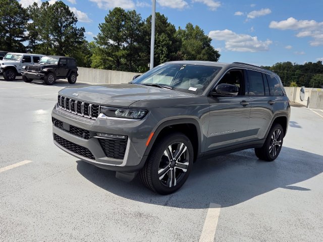 New 2027 Jeep Grand Cherokee Limited AWD/4WD image 3