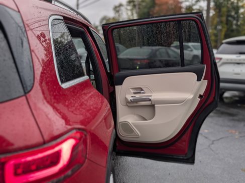 Used 2020 Mercedes-Benz GLB 250 4MATIC image 41