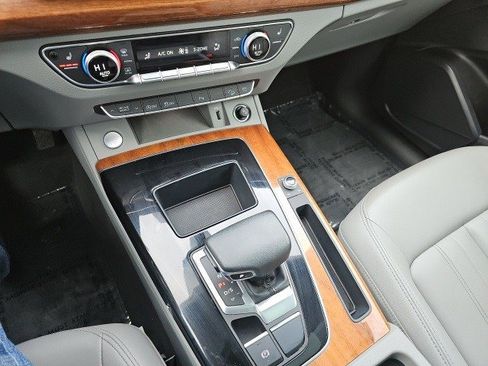 Used 2023 Audi Q5 2.0T Premium w/ Convenience Package image 25