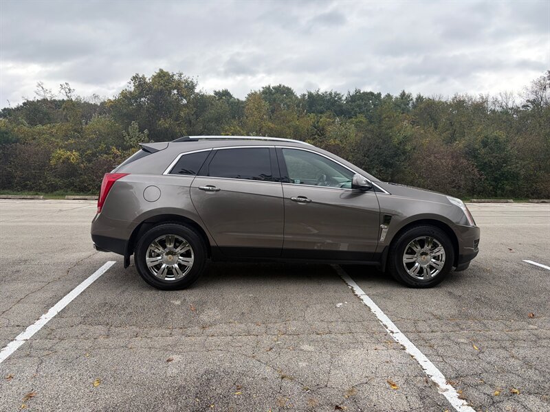 Used 2011 Cadillac SRX Luxury FWD image 6