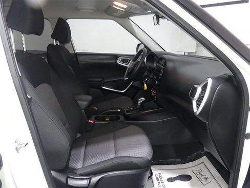Used 2024 Kia Soul LX w/ Option Group 015 image 22