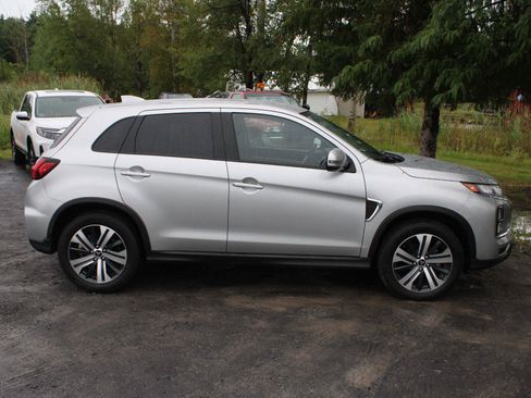 Used 2025 Mitsubishi Outlander Sport ES AWD/4WD image 4