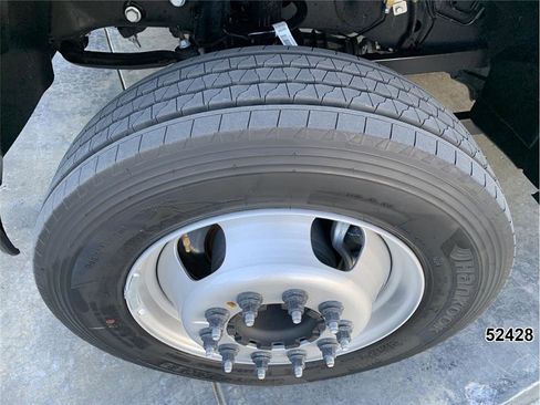 Used 2024 RAM 5500 Tradesman w/ Safety Group image 16