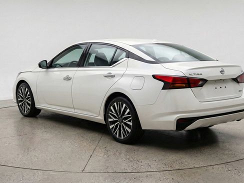 Used 2025 Nissan Altima 2.5 SV image 5