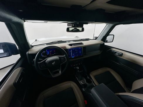 Used 2024 Ford Bronco Wildtrak image 14