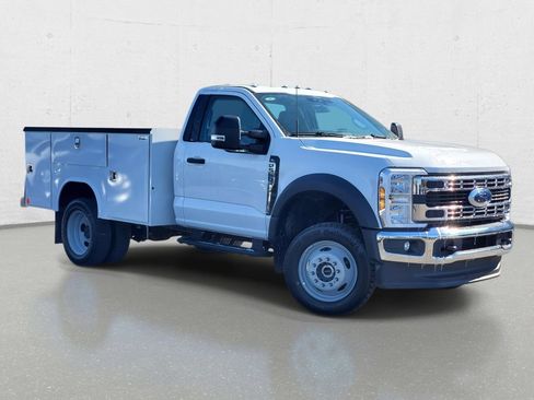 New 2026 Ford F550 4x4 Regular Cab Super Duty w/ XL Chrome Package image 2