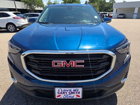 Used 2021 GMC Terrain SLE w/ Driver Convenience Package FWD image 3