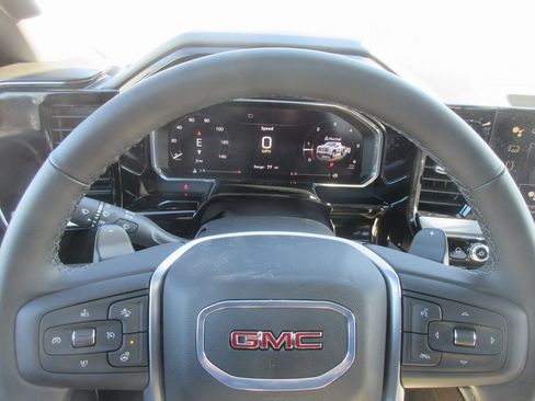 New 2026 GMC Sierra 1500 SLT image 18