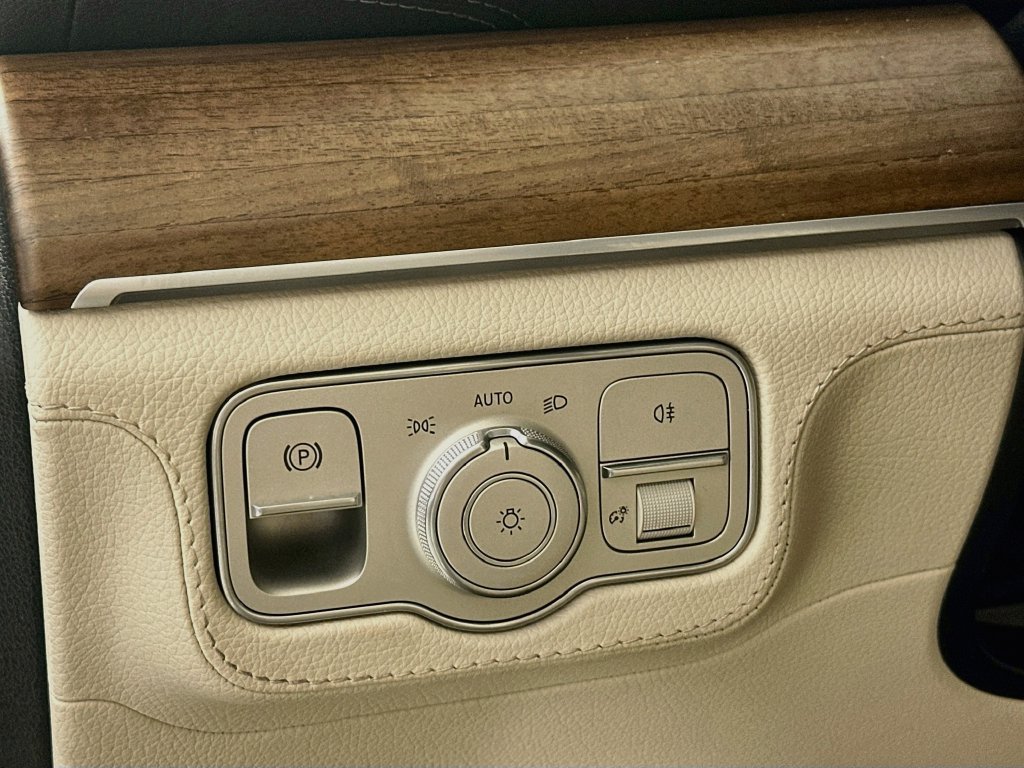 Certified 2024 Mercedes-Benz GLS 450 4MATIC image 10