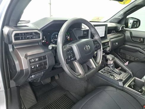 Used 2024 Toyota Tacoma SR5 AWD/4WD image 9