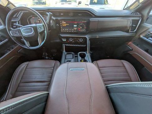Used 2024 GMC Sierra 2500 Denali Ultimate image 12