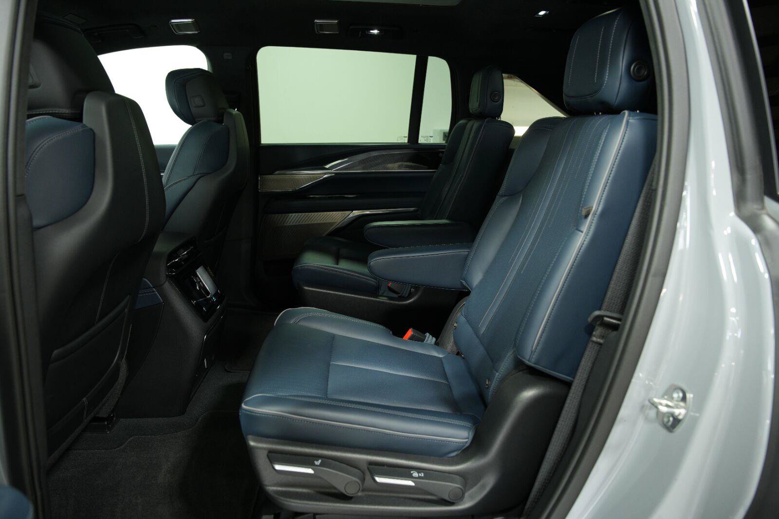Certified 2026 Cadillac Escalade IQ Sport 2 AWD/4WD image 35