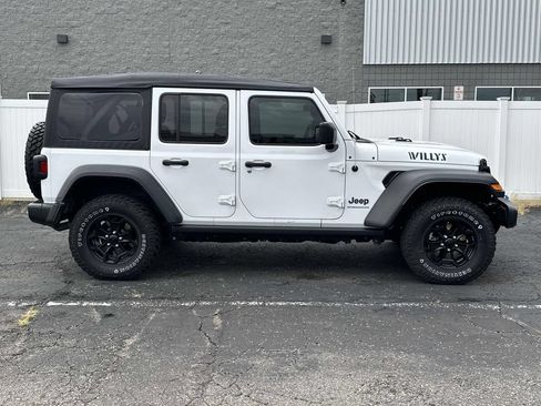 Used 2023 Jeep Wrangler Unlimited w/ Cold Weather Group AWD/4WD image 2