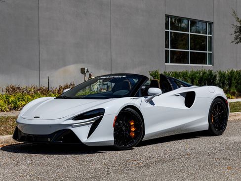 New 2025 McLaren Artura Spider image 34
